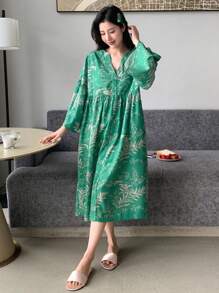 DAZY Loose Sleep Dress With Plant Pattern, Flare Sleeves And Notched Neckline - Green - View 4