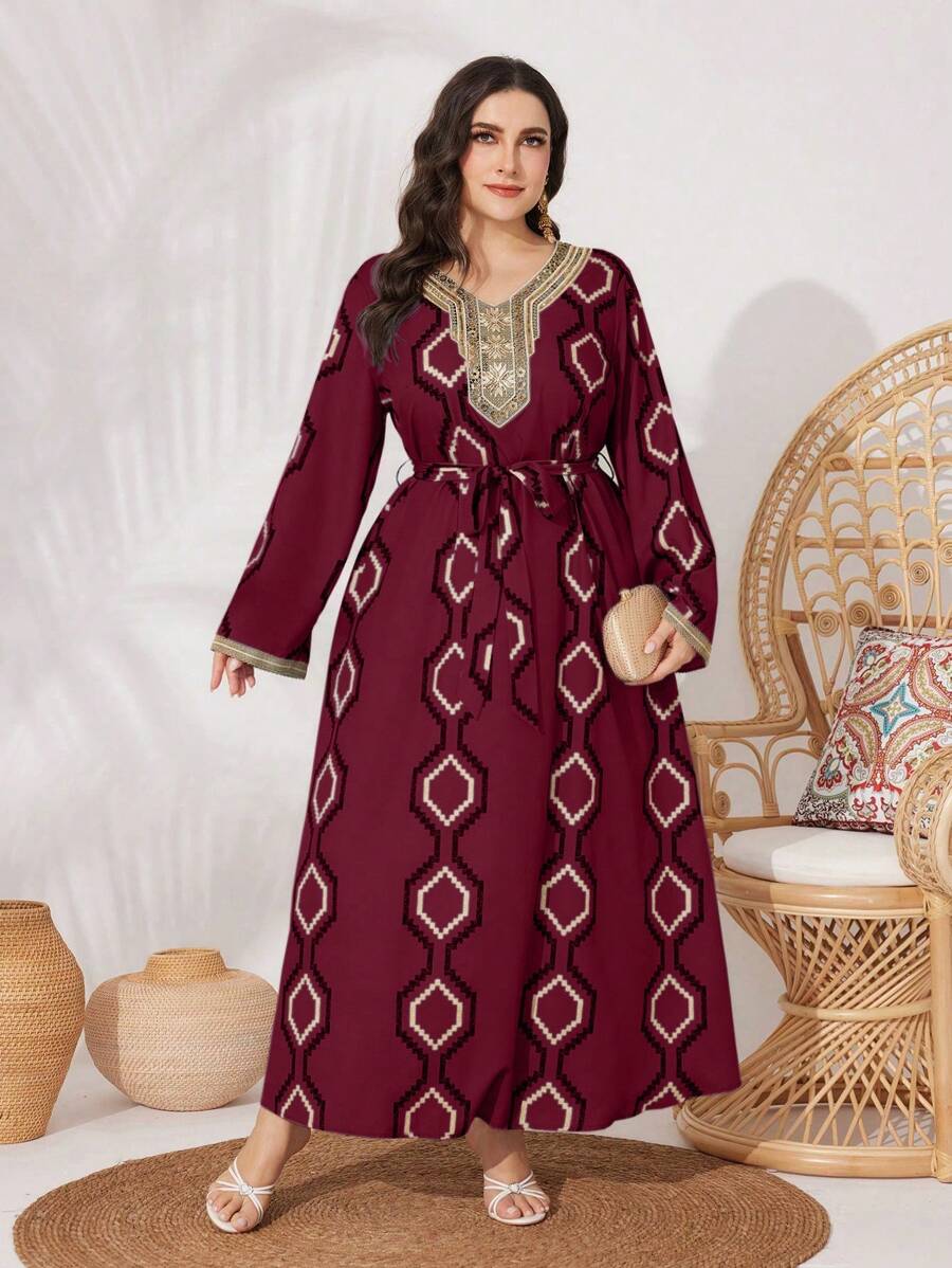 Al Najma 勃艮第红色加大码女式 A 字型阿拉伯几何印花连衣裙 - 酒紅色 - 查看 1