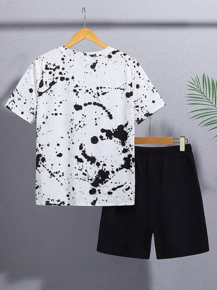 SHEIN Conjunto De Camiseta De Punto Con Cuello Redondo Y Manga Corta Con Impresión De Tinta Y Pantalones Cortos De Tejido Sólido Para Chico Adolescente (2 Piezas) - Blanco y Negro - Añade 2