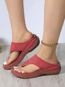 Của phụ nữ Nêm Gót chân Dày Đế Dép xăng đan Với Dấu phân cách ngón chân , Thêu Bướm , Khóa Khép kín Và Polyurethane Đế Với Nhỏ xíu Thông thoáng Hố - Đỏ - Xem 3