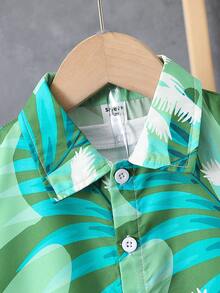 SHEIN Conjunto de ropa de primavera / verano en estilo country para niños jóvenes con camisa de manga corta y pantalones cortos con estampado de hojas tropicales (2 piezas) - Verde - Ver 4