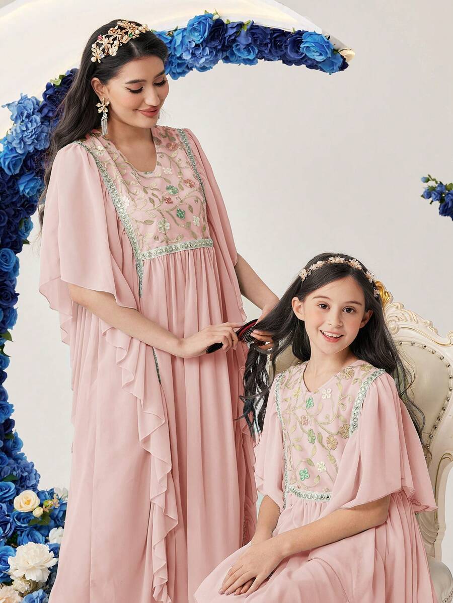 Al Najma 女式土耳其風格連身衫,飾有珠子,刺繡和襯邊褶飾 - 粉色 - 查看 1