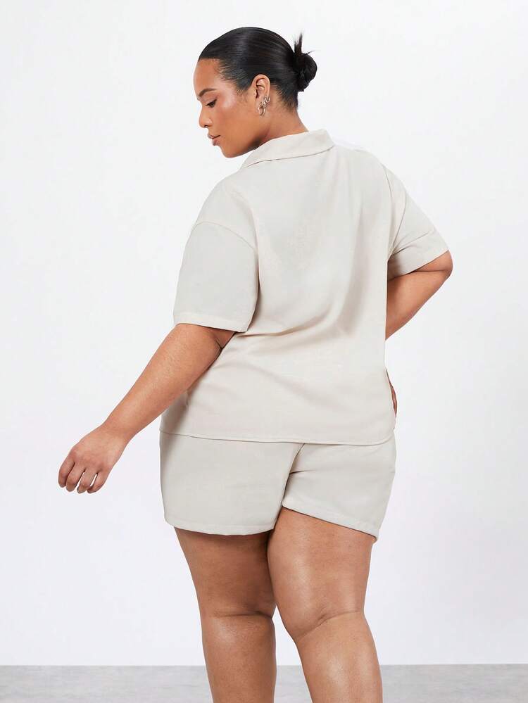 Plus Size Women's Letter & Star Print Short Sleeve Top And Shorts Set