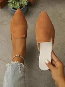 Oversized Women's Gold Pointed Toe Slip-On Flat Mules, Size 35-45, Outdoor & Casual PU Upper Soft Bottom Loafers, Stylish Slip-On Wearing Slippers Suitable For Dresses, New Arrival For Autumn