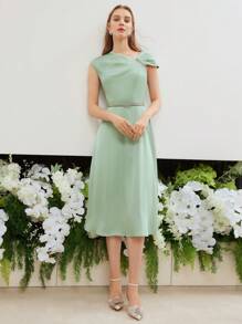 MOTF PREMIUM 不對稱肩膀假珍珠摺褶裙 - 綠色 - 查看 4