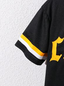 SHEIN Tween Boy Casual Street Style Knitted Short Sleeve T-Shirt With V-Neck, Digital & Letter Print, Sporty Look