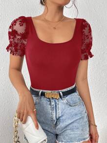 SHEIN Privé 女士花卉絨面網紗拼接泡泡袖t恤 - 紅色 - 查看 5