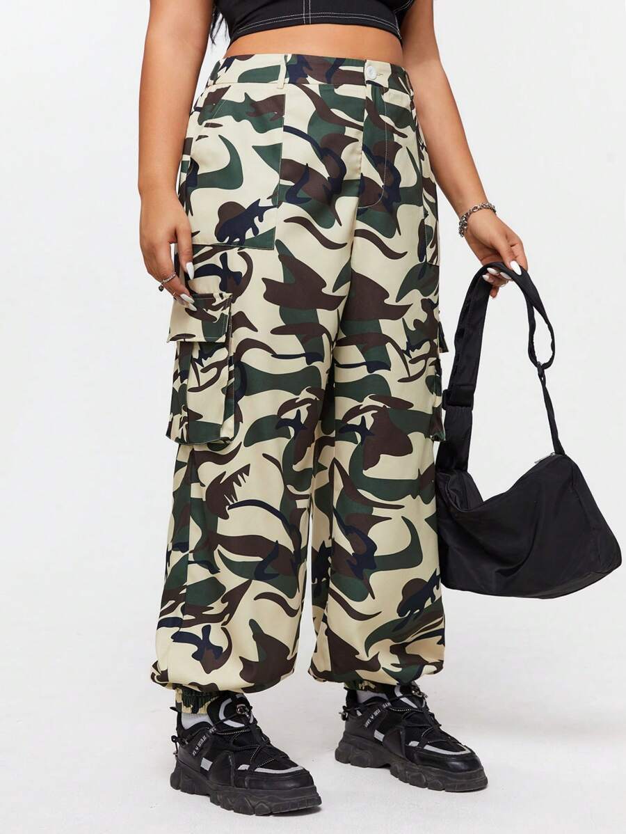 SHEIN EZwear 大尺碼女式休閒迷彩裝貨物褲,街頭穿搭必備 - 咖啡棕 - 查看 1