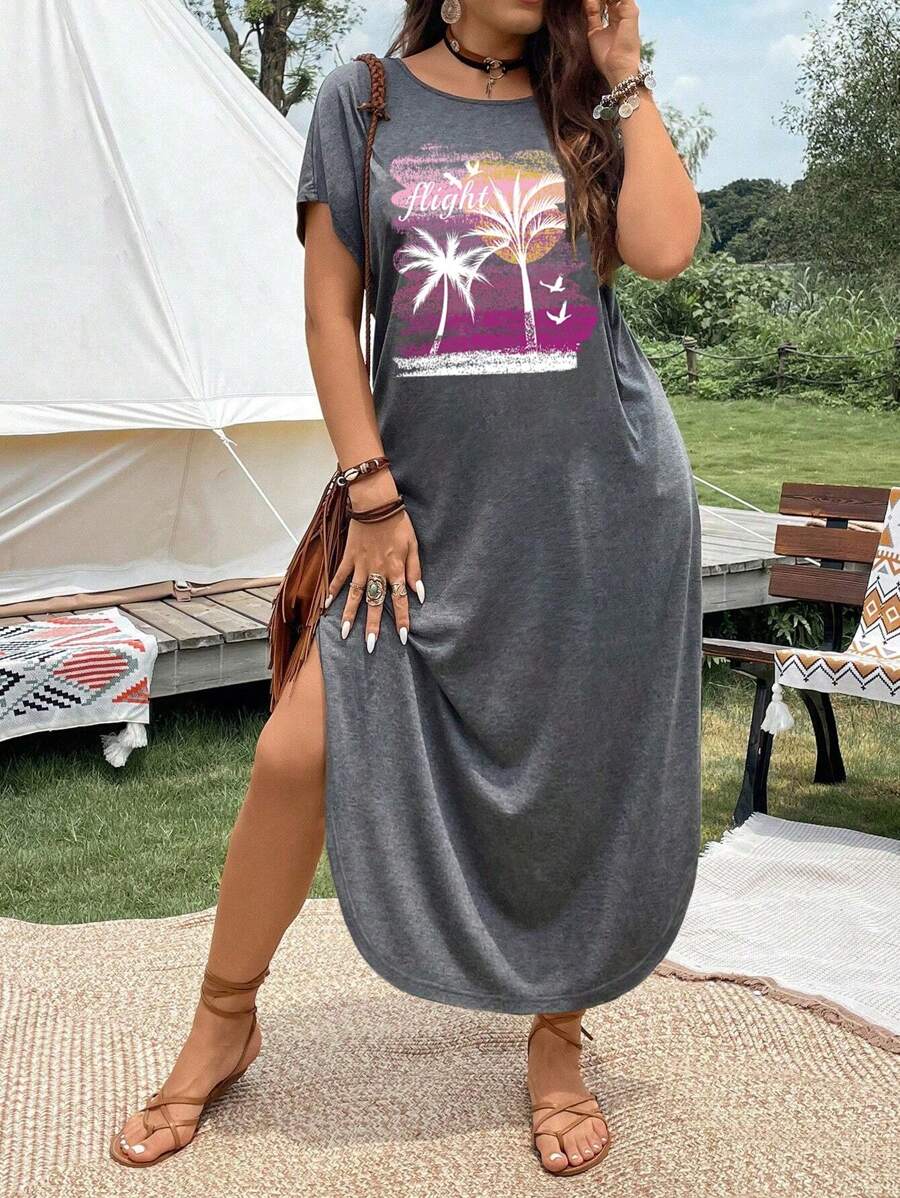 Breezaya 大码波西米亚风女式短袖连衣裙，带棕榈树和字母印花，适合夏季 - 灰色 - 查看 1