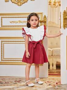 SHEIN 年輕女孩可愛的圓領，彩色拼接上衣，邊飾和裙子套裝