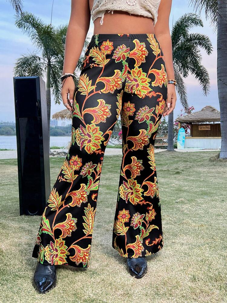 Plus Size Botanical Printed Flared Pants