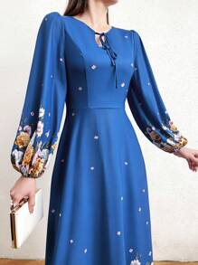 Modelyn 女士花卉印花燈籠袖連身裙,設有定義腰線 - 藍色 - 查看 3