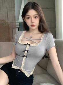 DAZY 修身款t恤,拼接、蝴蝶結和飾邊設計 - 灰色 - 查看 3