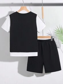 SHEIN Tween Boy 宽松休闲二合一字母印花短袖 T 恤和短裤套装 - 黑色 - 查看 2