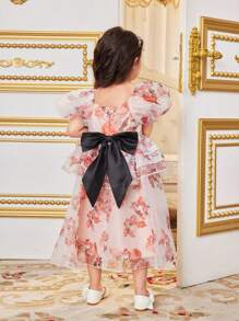 SHEIN Vestido con cuello en forma de corazón encantador con estampado floral y mangas abullonadas para niñas jóvenes