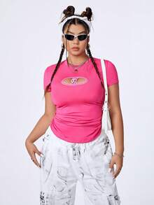 SHEIN Coolane 大尺寸女士修身短袖t卹,掏空字母刺繡 - 粉色 - 查看 4