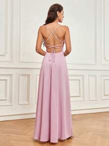 SHEIN Belle Elegante y romántico vestido rosa con tirantes de satén que envuelve el pecho y la espalda con tiras cruzadas y hermoso diseño en forma de A en la espalda, con abertura alta lateral y tirantes de espagueti. Vestido elegante y romántico para mujeres adecuado para banquete de vacaciones, vestido de dama de honor para adultos - Rosa - Ver 3