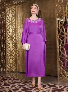 Al Najma 女士珍珠装饰蝙蝠袖长袍连衣裙，优雅奢华晚会风格 - 紫色 - 查看 4