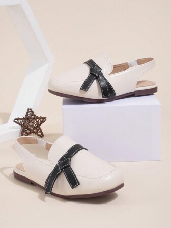 1雙女童平底普拉遜鞋,pu軟底材質,閉式設計,適用於春夏季節