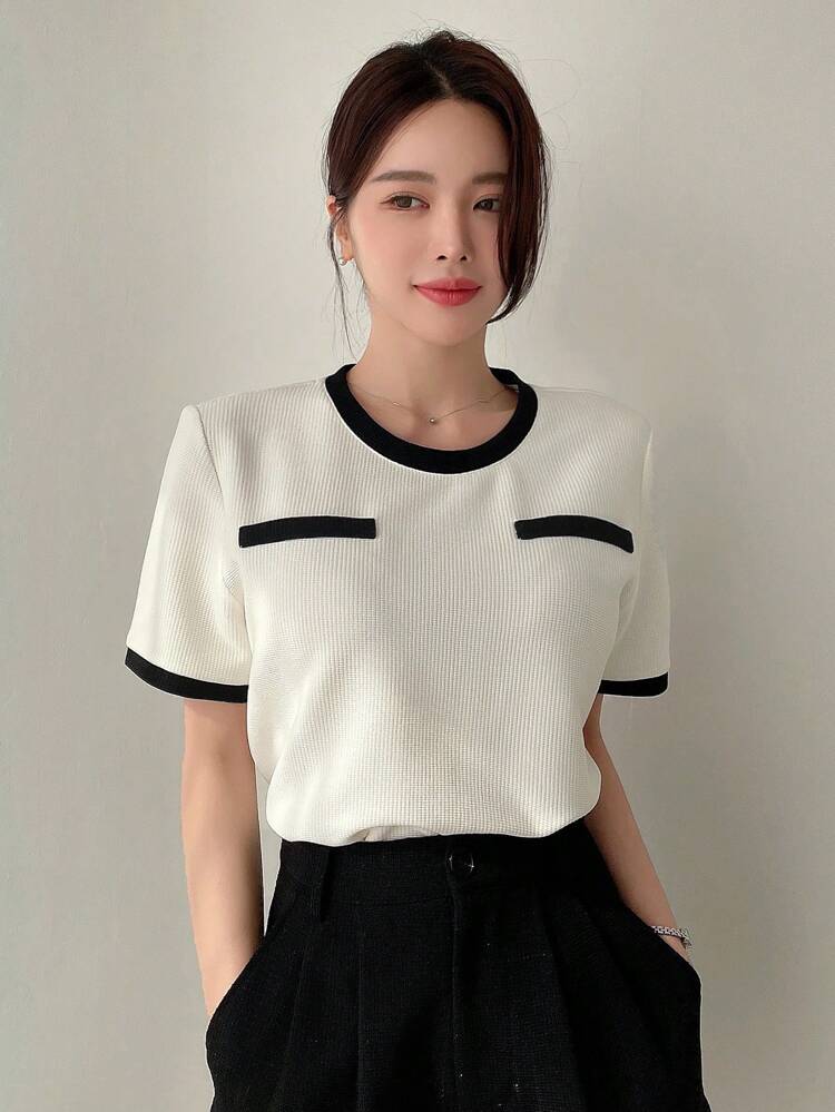 Round Neck Color Block T-Shirt With Design Sense Summer