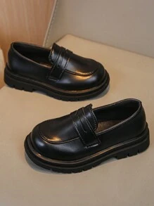 1 双男女通用纯色低帮舒适一脚蹬平底鞋，适合全年日常穿着