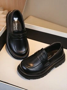 1 双男女通用纯色低帮舒适一脚蹬平底鞋，适合全年日常穿着