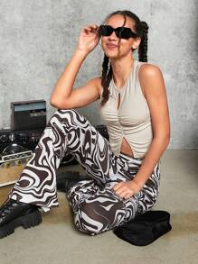 SHEIN Teen Girl Knitted Ribbed Hollow Out Cropped Tank Top & Bell Bottoms Set With Wavy Print, Casual Outfits