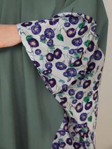 Al Najma Floral Print Spliced Sleeve Cuff Split Neck Kaftan - Green - View 3
