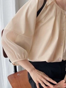 FRIFUL 女性圓領單排釦氣球袖飄褶襯衫 - 米色 - 查看 6
