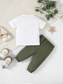 SHEIN Playful Pals 嬰兒男寶寶字母印花短袖t恤和褲子套裝