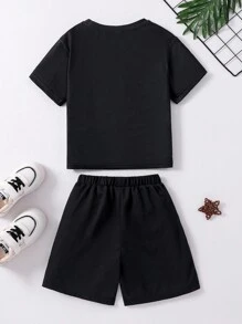 SHEIN 2 Stücke Junge Lässig & Sport College-Stil Muster Lose Rundhals Kurzarm T-Shirt und Shorts, geeignet für den täglichen Gebrauch, Schule, Reisen, Sport, Frühling und Sommer Saison