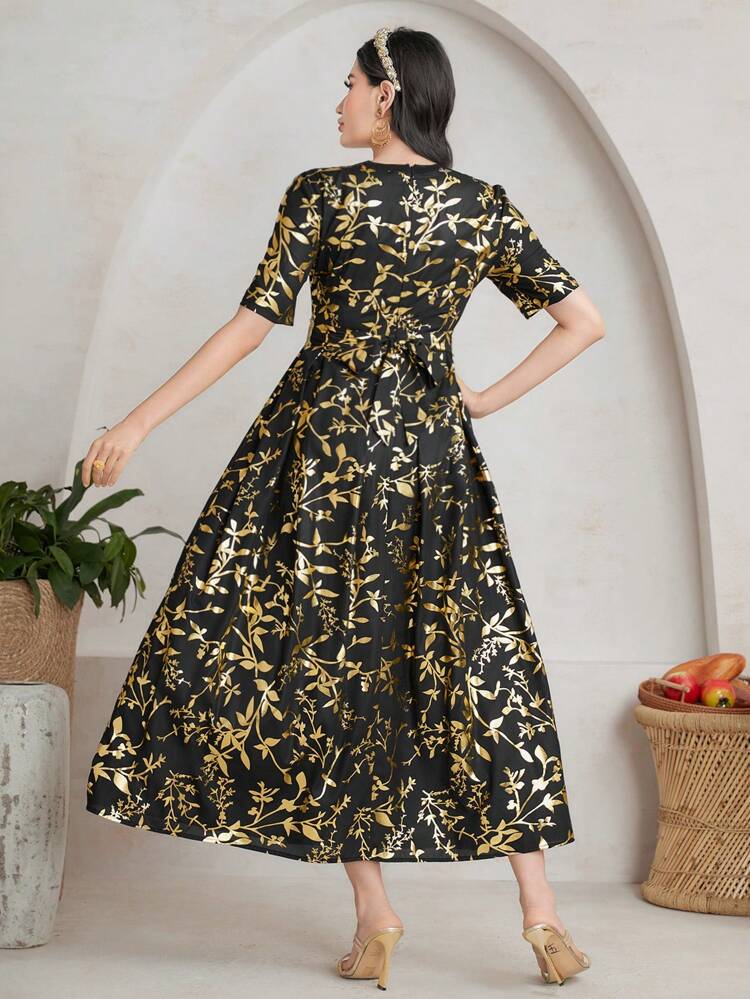 Women's Embroidery Patch Round Neck Short Sleeve Dress