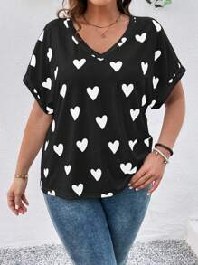 SHEIN LUNE Plus Size V-Neck Short Sleeve Heart All-Over Print Simple T-Shirt, Suitable For Valentine's Day Boho Old Money