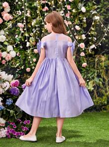 SHEIN Vestido De Malha Com Mangas Curtas E Gola Redonda Para Meninas Com Detalhes Em Malha, Tecido Metálico, Frente Plissada E Enfeite De Laço - Lavanda - Visão 4