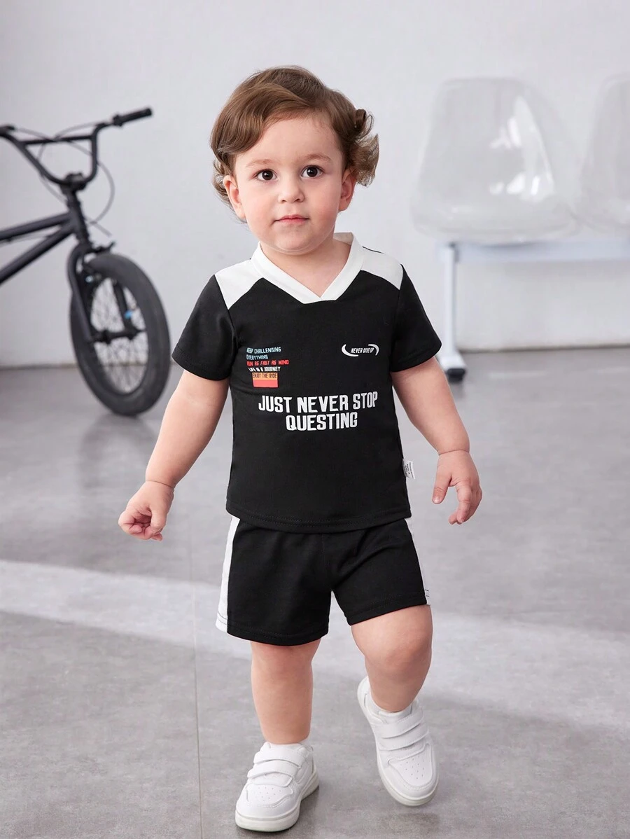 SHEIN 嬰兒男童2入組休閒街頭風格運動日常服裝,包括字母印花t恤和短褲,適用於春季,夏季和戶外活動