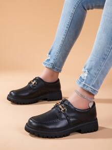 2024 Hàng mới đến Của phụ nữ Lace-up Da Giày phẳng , Đúng mốt Retro Phong cách Anh quốc Thiết kế Với Khóa Và Vá lại Chi tiết - màu đen - Xem 4