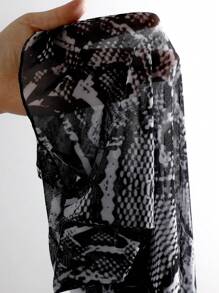 SHEIN Slayr 女式2025度假蛇皮印花性感比基尼套装（含罩衫和裤子，带钢圈）夏季 - 黑與白 - 查看 8