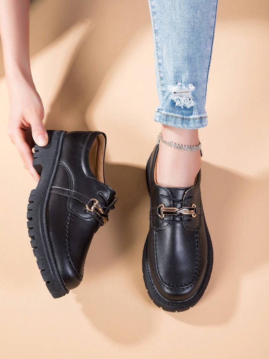 2024 Hàng mới đến Của phụ nữ Lace-up Da Giày phẳng , Đúng mốt Retro Phong cách Anh quốc Thiết kế Với Khóa Và Vá lại Chi tiết - màu đen - Xem 1