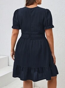 SHEIN VCAY 大尺碼蕾絲拼接泡泡袖夏季連衣裙 - 藏蓝色 - 查看 2