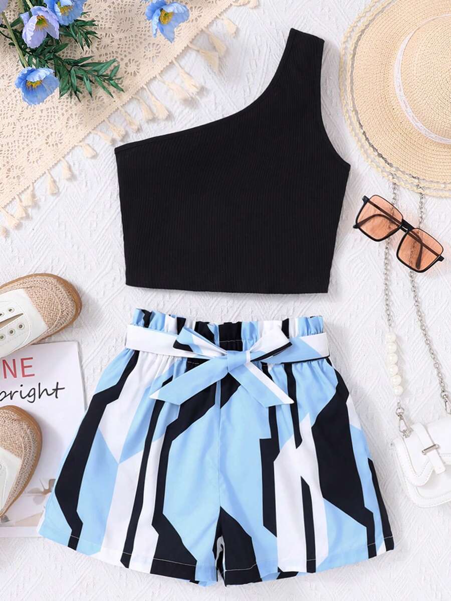 SHEIN Conjunto informal de 2 piezas con top corto de un hombro de punto acanalado y shorts con estampado asimétrico y cintura con lazo para adolescentes - Multicolor - Ver 1