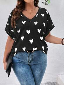 SHEIN LUNE Plus Size V-Neck Short Sleeve Heart All-Over Print Simple T-Shirt, Suitable For Valentine's Day Boho Old Money