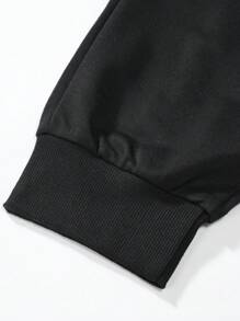 Manfinity Homme 男士加大碼字母印花短袖t恤搭配抽繩腰長褲套裝 - 彩色 - 查看 7