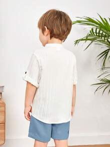 SHEIN Conjunto De Camisa Y Pantalón Corto De Manga Enrollada Cómodo, Transpirable Y De Color Sólido Estilo Casual Universitario Para Jóvenes - Azul - Ver 2