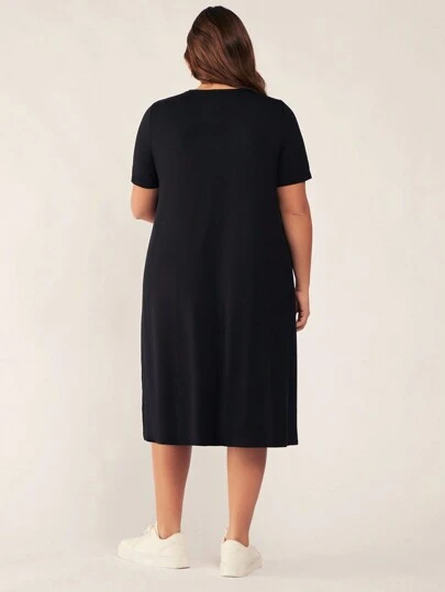 SHEIN BASICS mais Vestido camiseta sólido