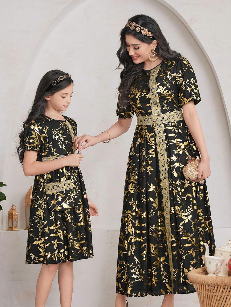 Women's Embroidery Patch Round Neck Short Sleeve Dress