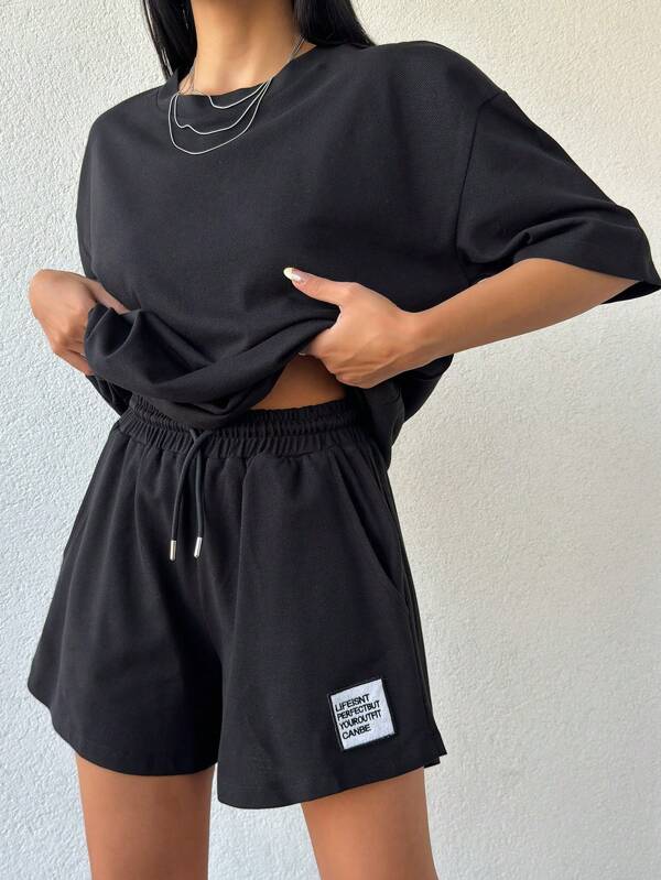 SHEIN PETITE Tricou pentru femei 100% bumbac de culoare uni și pantaloni scurți cu detalii cu broderie