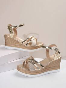 歐美風格大尺碼女香檳色交叉帶厚底坡跟拖鞋,閃亮露趾厚底,休閒時尚戶外沙灘夏季穿著