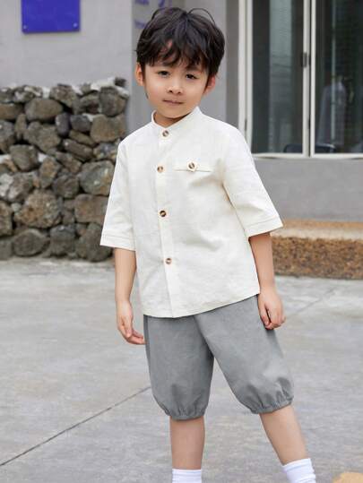 SHEIN 年輕男孩純色立領短袖襯衫和褲子兩件套裝