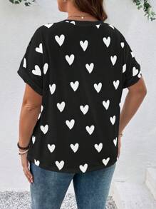 SHEIN LUNE Plus Size V-Neck Short Sleeve Heart All-Over Print Simple T-Shirt, Suitable For Valentine's Day Boho Old Money