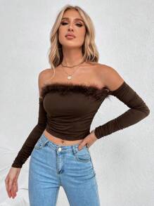 Chiquease 一字肩毛茸邊側收褶短款上衣 - 棕色 - 查看 4